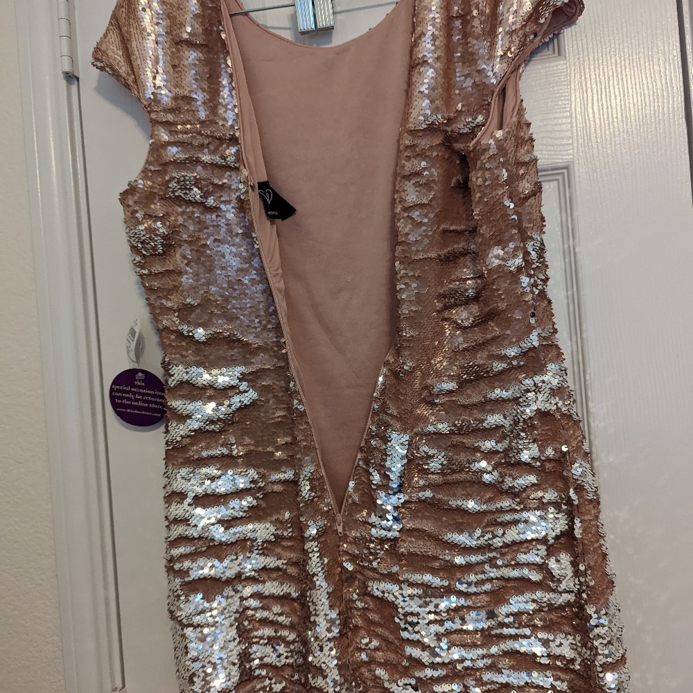 Pink sequin dress - Picture 7 of 8